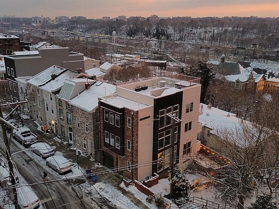 2nd image of 4256 Terrace St