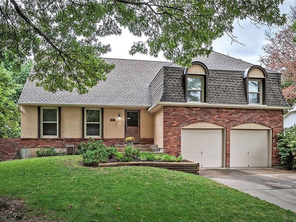 Stucco Exterior at All 4 Sides & Brick Trim!