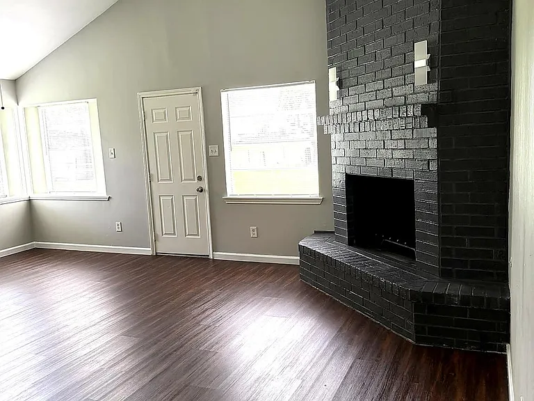 2015 Adams St — Photo 15