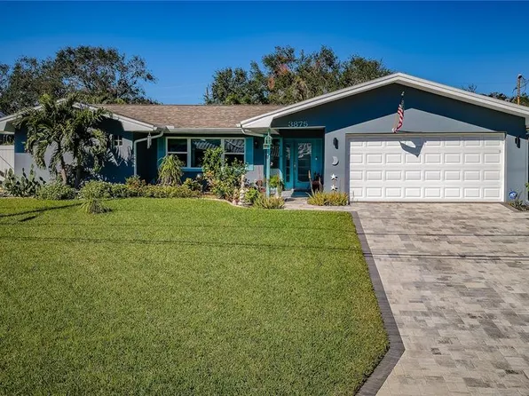 3875 McKay Creek Dr, Largo, FL 33770