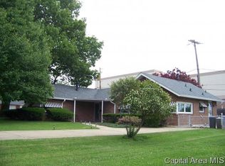 2952 S 5th St, Southern View, IL 62703