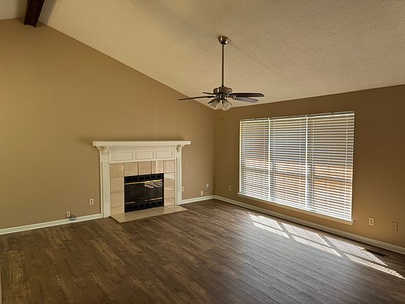 2nd image of 4915 Hunter Village Dr