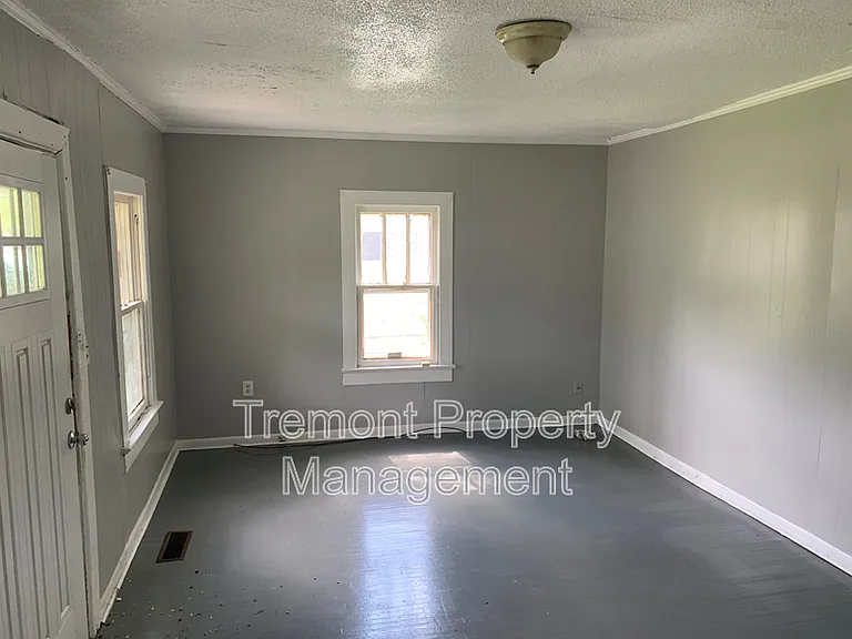 2702 Woodside St — Photo 10