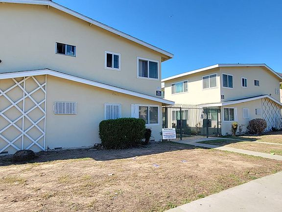 2nd image of 633 S Grevillea Ave #B10