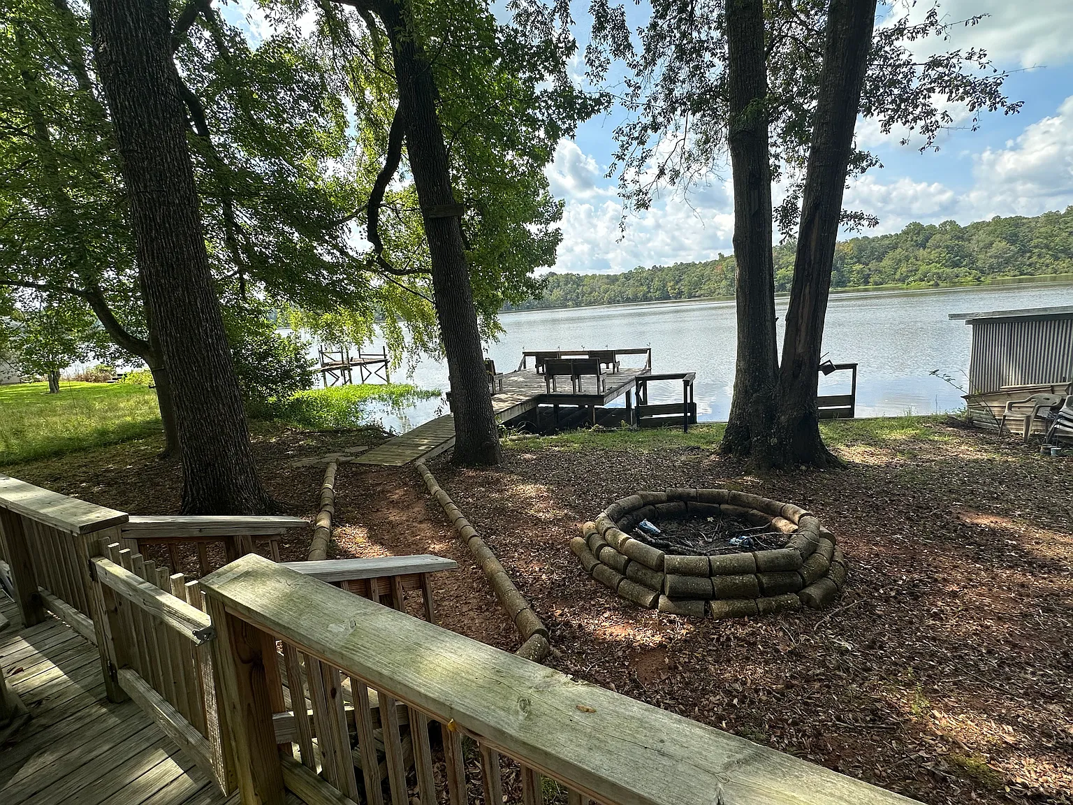 187 Weavers Lake Front Rd — Photo 1