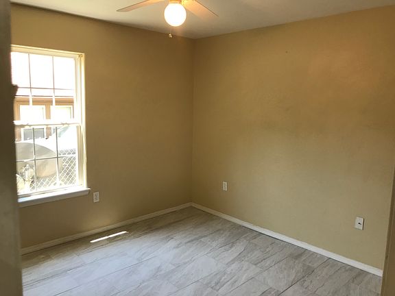 5th image of 117 E Ella St #117