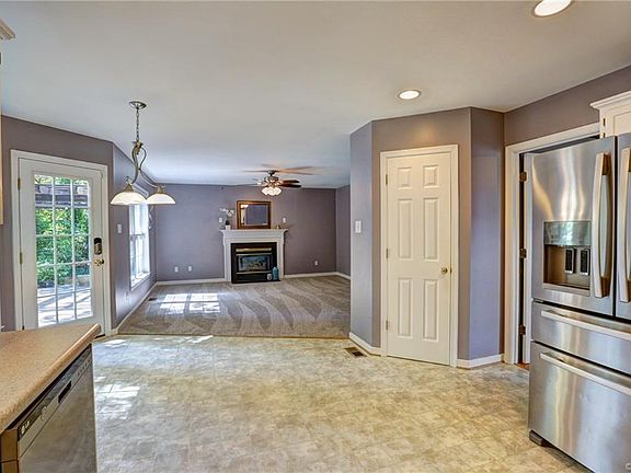 5th image of 9373 Pecan Tree Ct