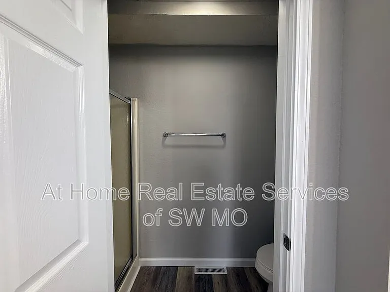 787 E Bain St — Photo 11