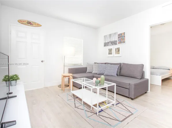 6238 SW 59th Pl #10, Miami, FL 33143