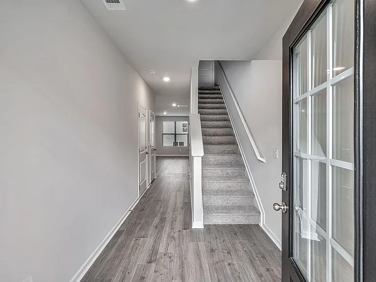 242 Hazel Ln — Photo 6