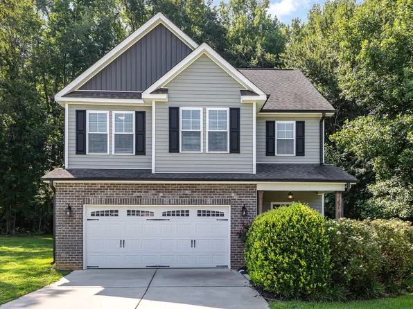 39 E Arbor Cove Ct, Zebulon, NC 27597