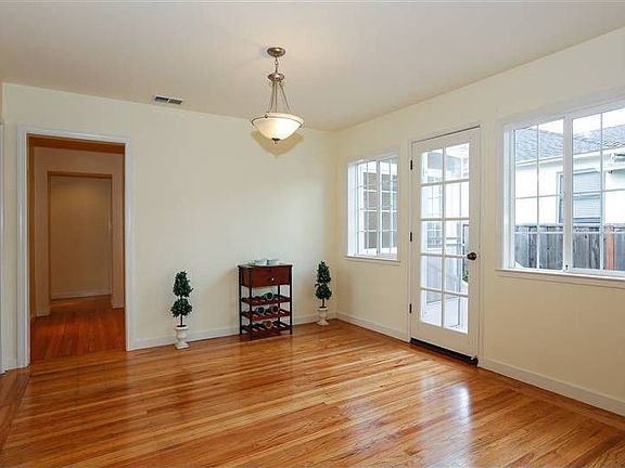 4th image of 451 Anita Dr