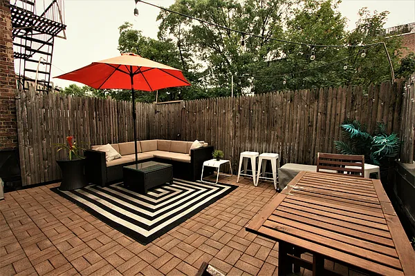 Rented by R New York | media 2