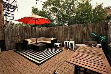 Rented by R New York