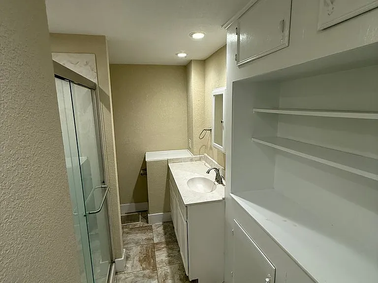 1209 S Lincoln St — Photo 3