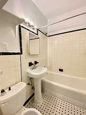 Rented by CMV Realty Inc. | media 20