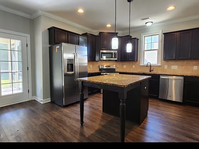 103 Hope Town Ct — Photo 5