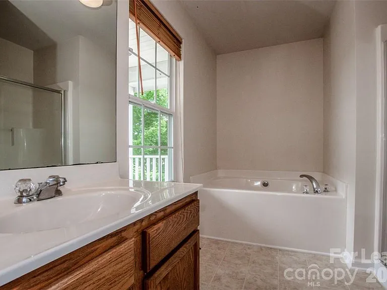 11133 Aprilia Ln — Photo 18