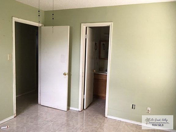 5th image of 7051 Laguna Madre Dr