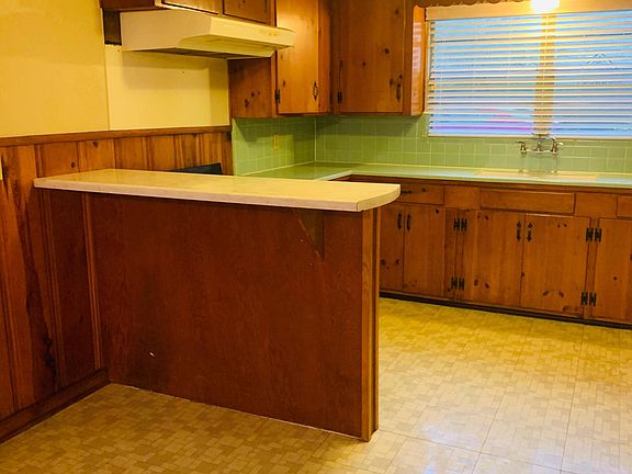 4th image of 2249 Ashley St