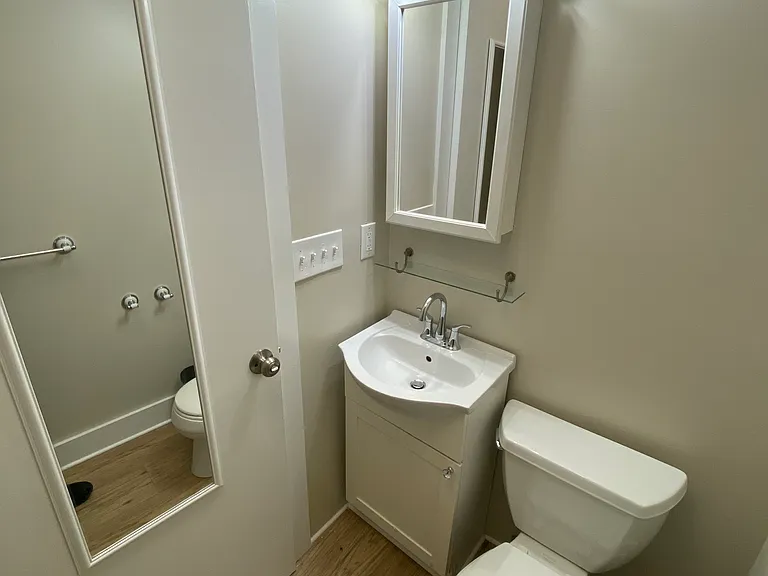 10 Campbell St #B — Photo 4