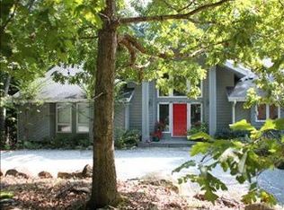126 Wolfs Ct, Chapel Hill, NC 27516