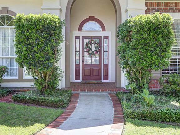 3rd image of 103 Claremont Cir