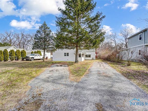 3rd image of 837 Countway St