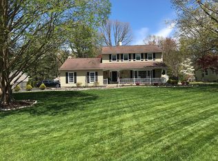 1 Colony Ct, Hamilton, NJ 08619