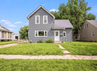 319 E 10th St, Blue Earth, MN 56013