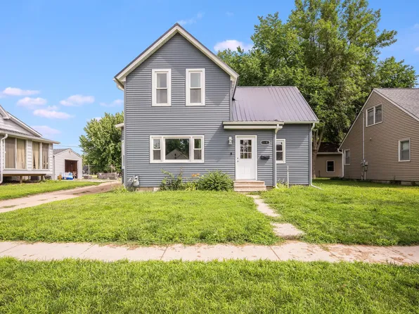319 E 10th St, Blue Earth, MN 56013