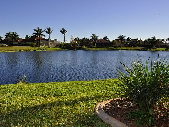 3rd image of 1808 Harbour Cir