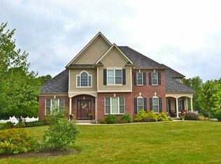 26 Bentbrook Cir, Penfield, NY 14526