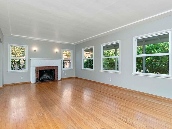 5th image of 9819 Sunland Blvd