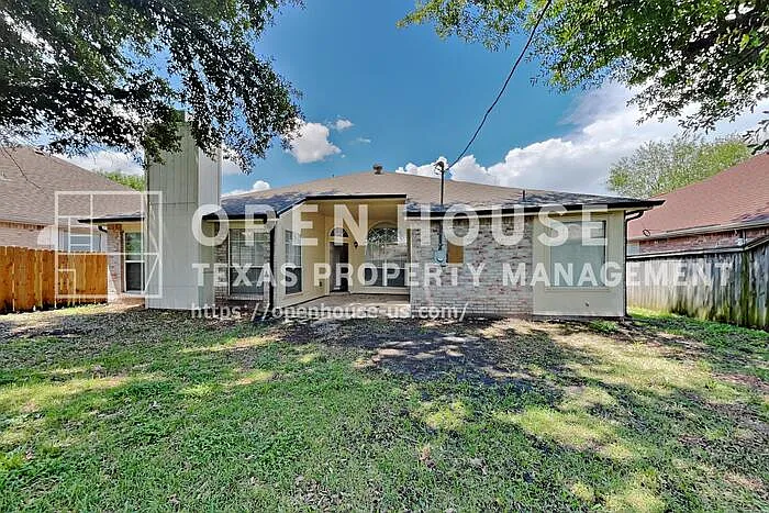 2222 Edinburgh St — Photo 21