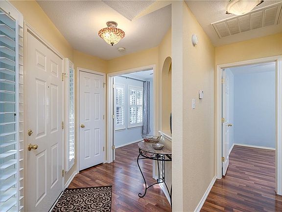 5th image of 1116 Peyton Pl