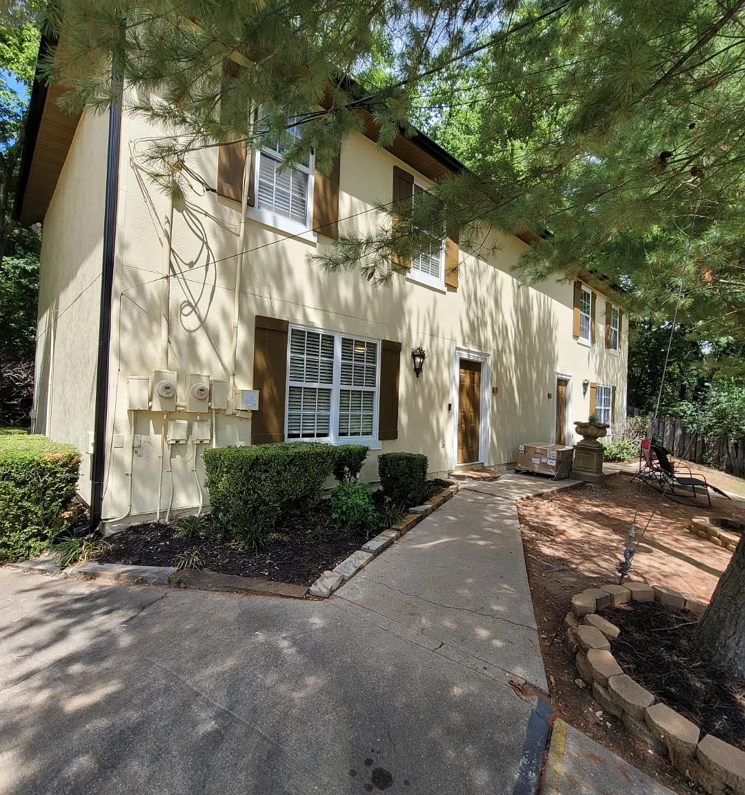 364 S University Ave — Photo 4