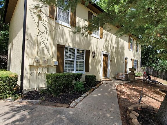 4th image of 364 S University Ave