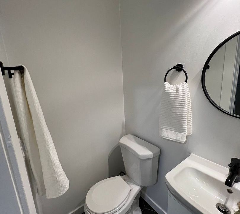 1st image of 190 S Marengo Ave APT 2