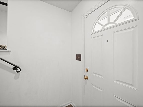 5th image of 1618 Calico Ct