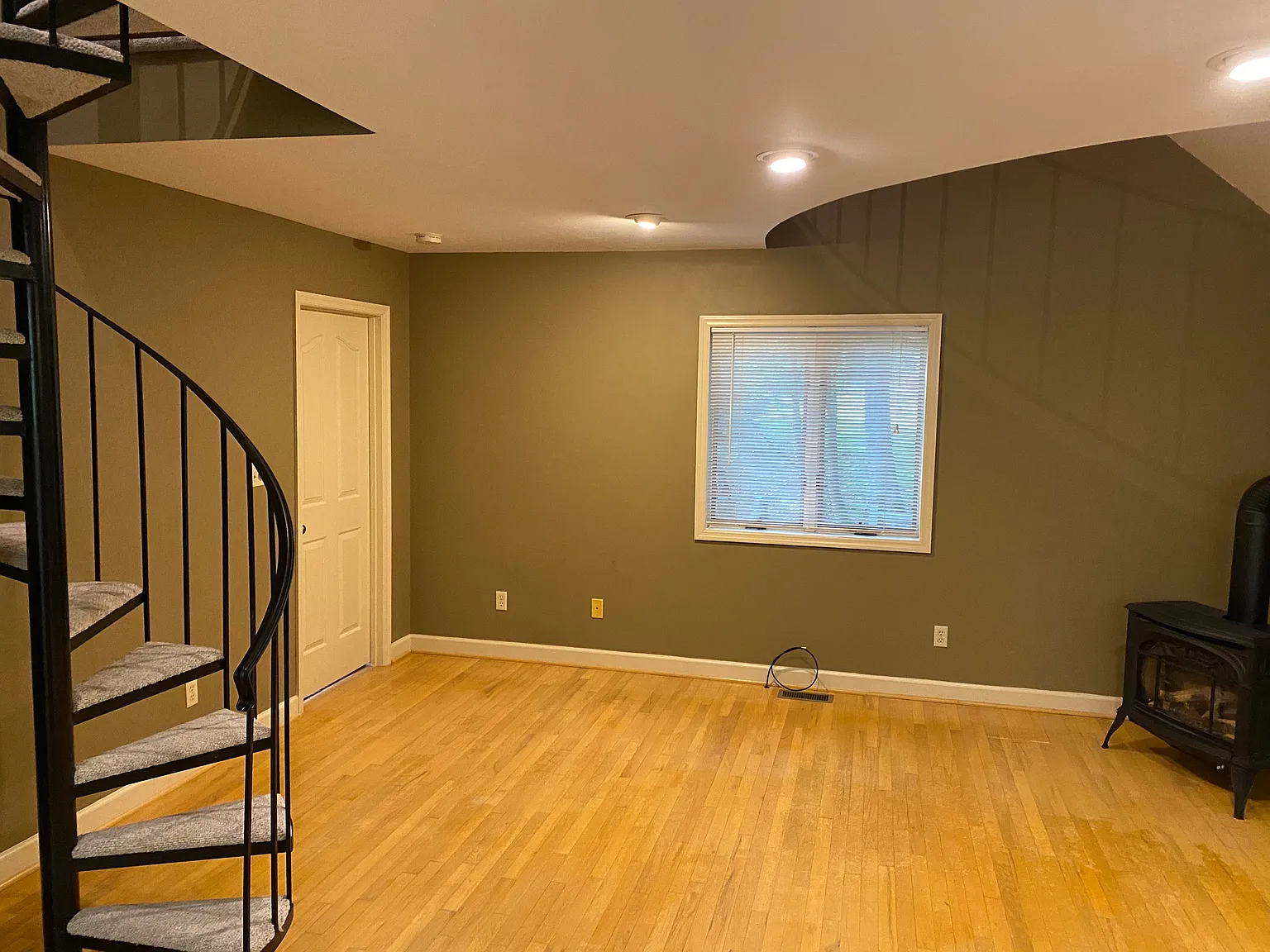 2 bed, 1000 sqft, $1,775 — Photo 4