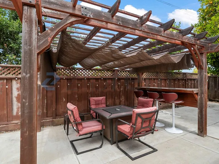 2872 Pickford Pl — Photo 25