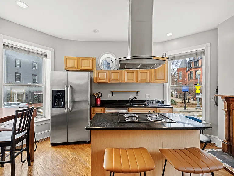 547 Florida Ave NW #8 — Photo 25