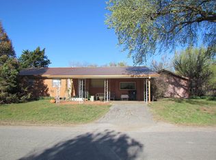203 N 3rd St, Carmen, OK 73726