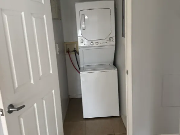 1670 N 42nd Cir APT 105, Vero Beach, FL 32967