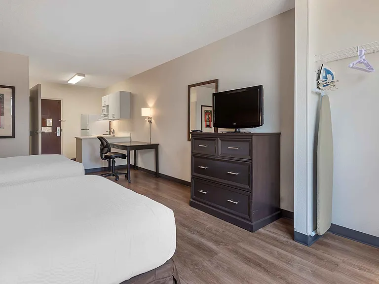 Studio Suite - 2 Full Beds