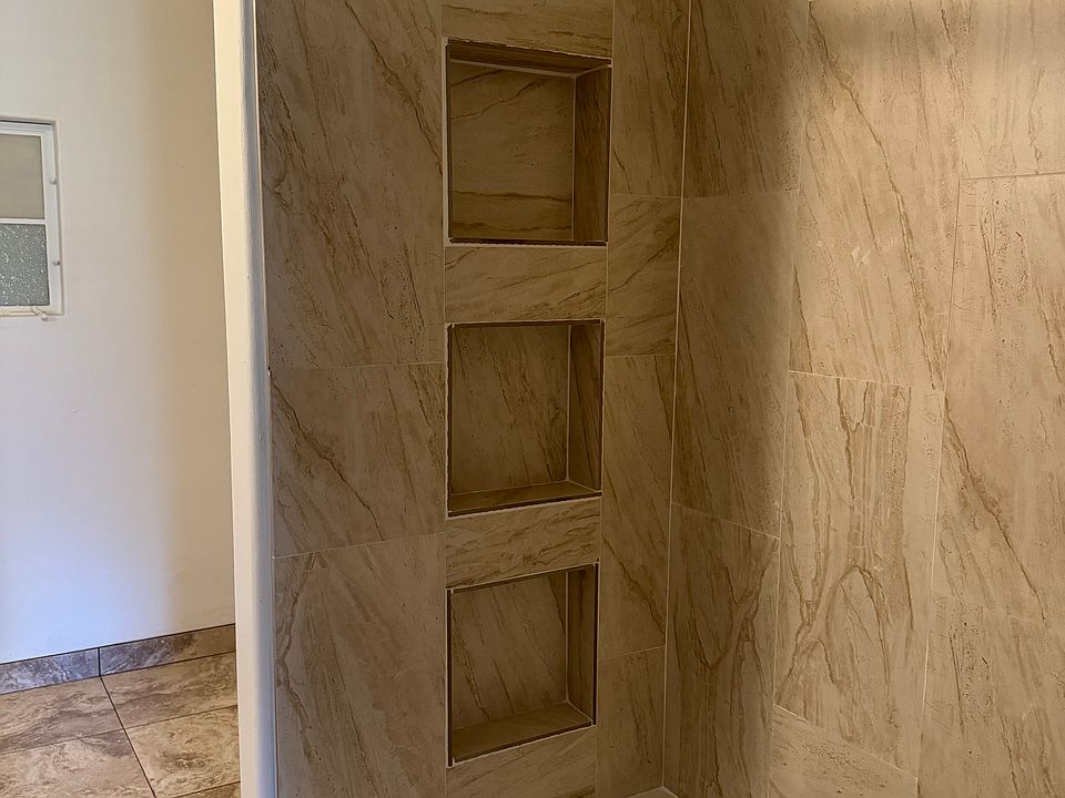 Guest bathroom.
