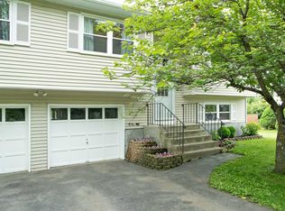 4 Amato Dr, Poughkeepsie, NY 12601