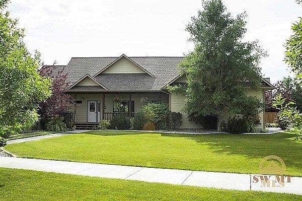 1st image of 218 Landmark Dr