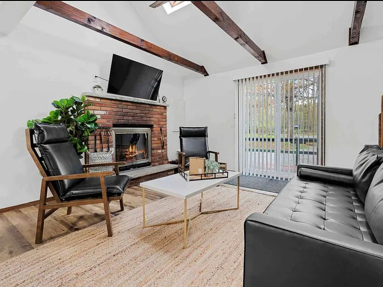 124 Tepee Dr — Photo 4